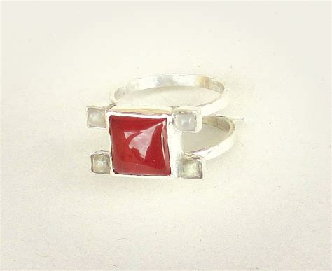 Square carnelian ring silver - Zilvera