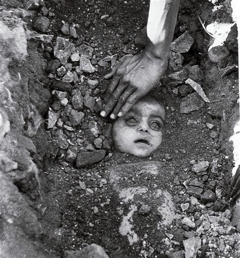 Bhopal gas tragedy: 15 shocking photos from 1984 - India Today