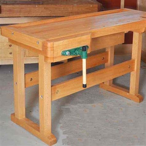 Classic Workbench Woodworking Plan - WoodworkersWorkshop