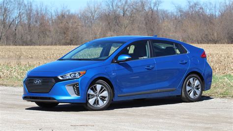 Hyundai Ioniq Plug-in Hybrid News and Reviews | Motor1.com