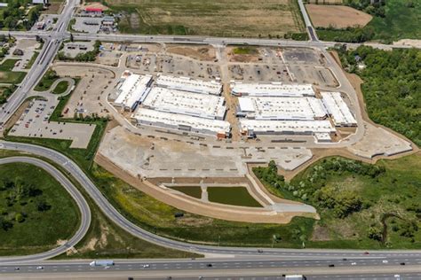 A First Look at Toronto Premium Outlets - Canadian Fashion and Style ...