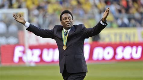 Pelé remporte (presque) le Ballon d'or 2013