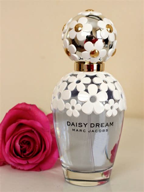 Review: Marc Jacobs Daisy Dream Perfume | Just Lovely Little Things