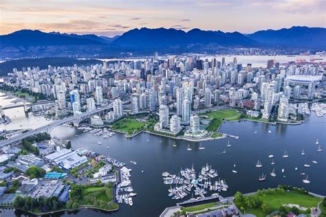The Top 10 Neighborhoods to Visit in Vancouver