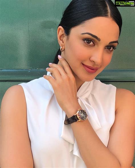 Actress Kiara Advani Latest HD & Glamour Stills - Gethu Cinema