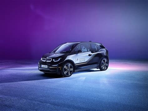 BMW makes smart cars cozier with zero gravity and hotel interiors