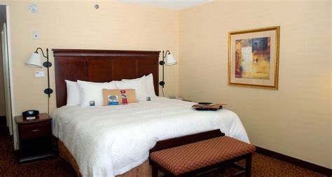 Hotels in Napanee Ontario, Hampton Inn by Hilton Hotel