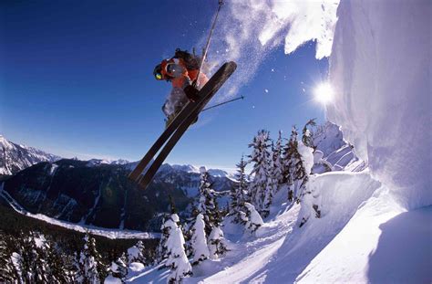 The 7 Biggest Ski Resorts in Washington State [With a Map]