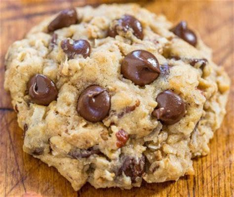 Totally Addictive Cowboy Chocolate Chip Cookies - Foodgasm Recipes