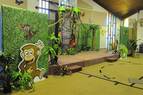 Jungle Safari VBS decorating ideas | Diy safari decorations, Jungle ...