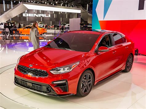 2019 Kia Forte First Look - Kelley Blue Book