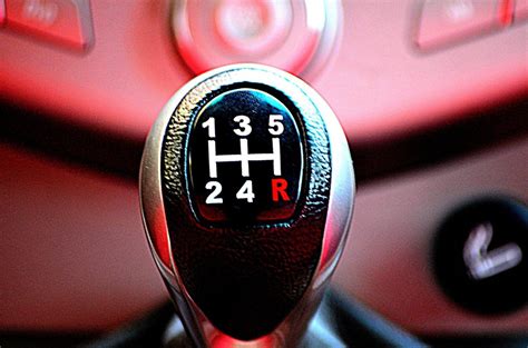 Car Transmission Problems, Symptoms & Fixes [Automatic & Manual]