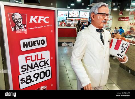 Colonel sanders kfc ad hi-res stock photography and images - Alamy