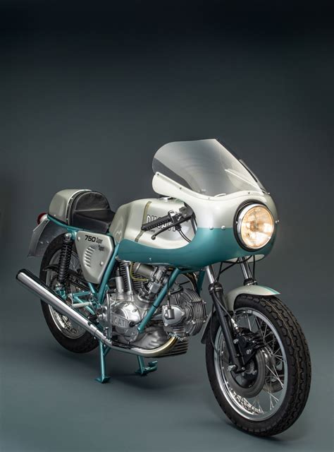 1974 Ducati 750SS | Retrospeed