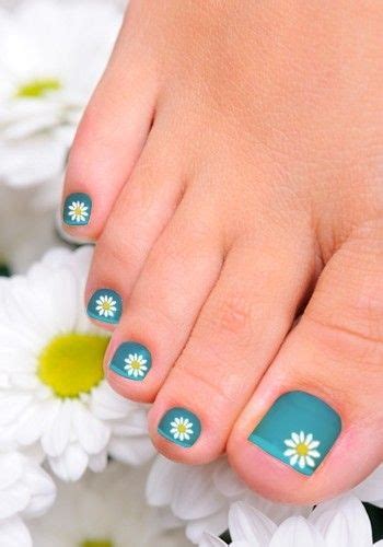 53 Strikingly Easy Toe Nail Designs (2021)