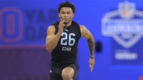 Defensive back Trent McDuffie runs official 4.44-second 40-yard dash at ...