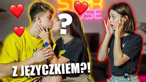 KISSING CHALLENGE! - YouTube