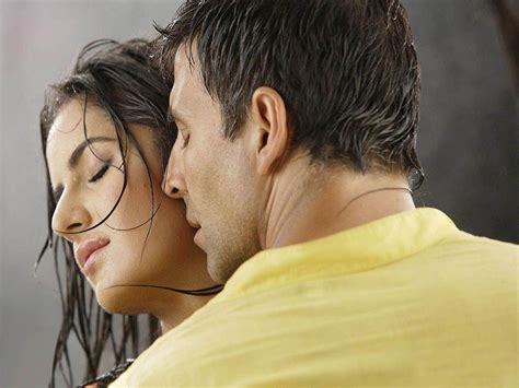 Hot Bollywood Love Kissing Scenes Photos