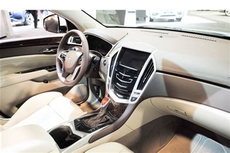 2016 Cadillac SRX: 40 Interior Photos | U.S. News