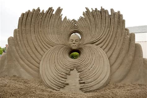 Amazing Sand Sculptures - Wonderful