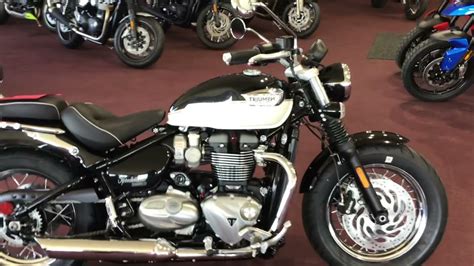 2022 Triumph Bonneville Speedmaster First look at the two tone tank - YouTube