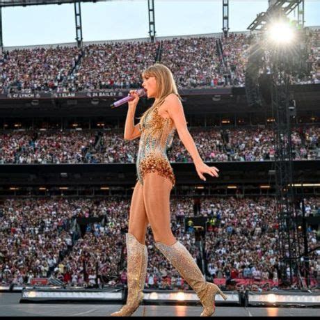 Taylor Swift Workout: The Training Behind Her Eras Tour - SET FOR SET