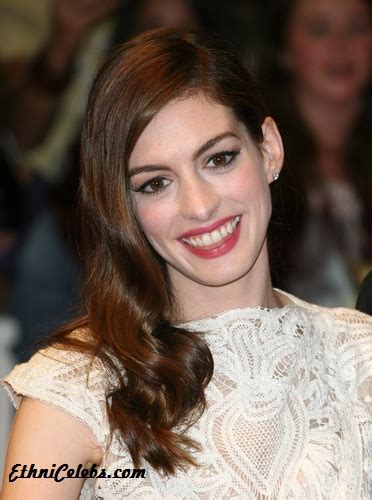 Anne Hathaway - Ethnicity of Celebs | What Nationality Ancestry Race