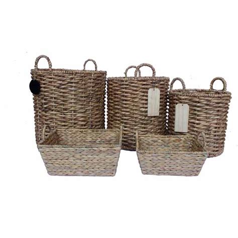 Water hyacinth basket