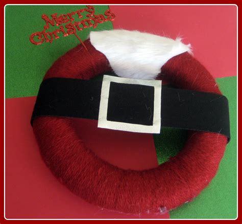 Santa Belt Wreath - The Cards We Drew