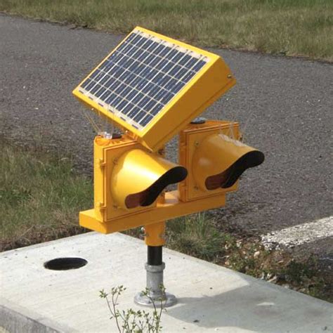 Solar LED Elevated Runway Guard Light (ERGL) - Flight Light Inc.