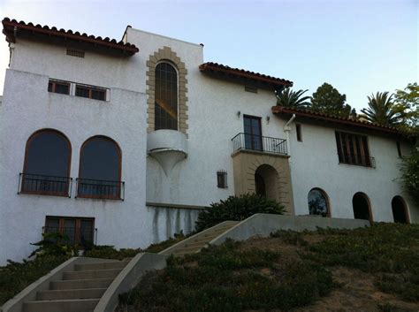 The Real Story Behind LA's Most Famous and Mysterious Murder House ...