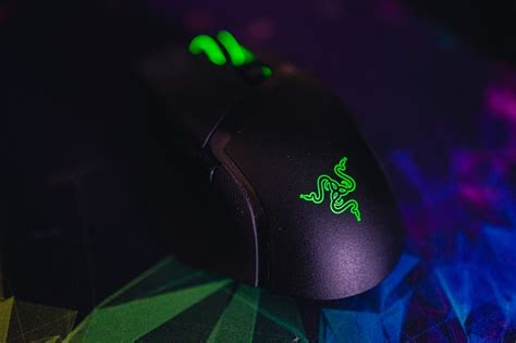 Razer DeathAdder Essential vs V2 (10 Aspects) - West Games