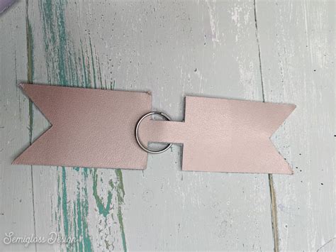 DIY Leather Keychain with a Cricut - Semigloss Design