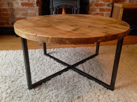 Reclaimed barn wood round coffee table with metal base | Decoração ...