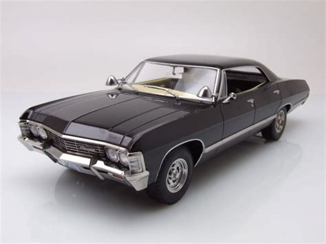 Chevrolet Impala Sport Sedan 1967 Supernatural with Figures Model Car 1 ...