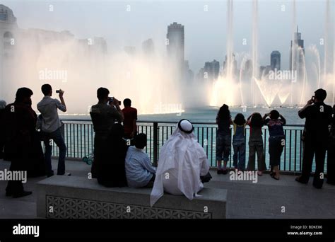 Fountain in Lake Dubai at Downtown Dubai, Dubai, United Arab Emirates ...