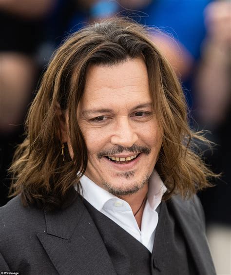 Johnny Depp fans say his 'rotten' teeth resemble Capt. Jack Sparrow's ...