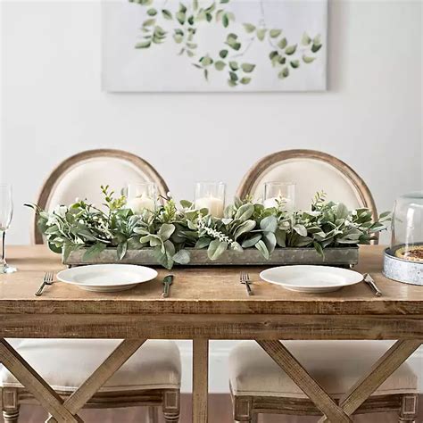 Centerpieces For A Dining Room Table