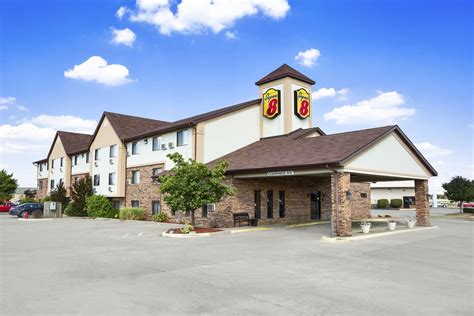 Super 8 by Wyndham Carbondale | Carbondale, IL Hotels