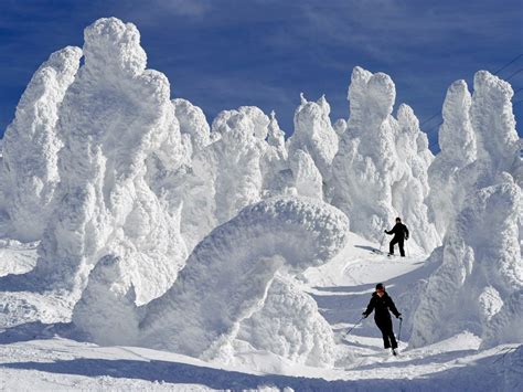 Eyewitness: Dodging ‘ice monsters’ in Japan | Best ski resorts, Skiing ...