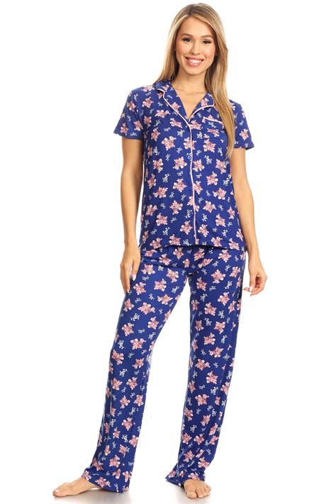 Luxury Women's Pajamas Clipart | semashow.com