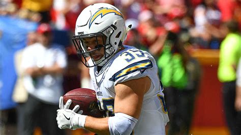 Chargers' Danny Woodhead done for season with torn ACL | Sporting News