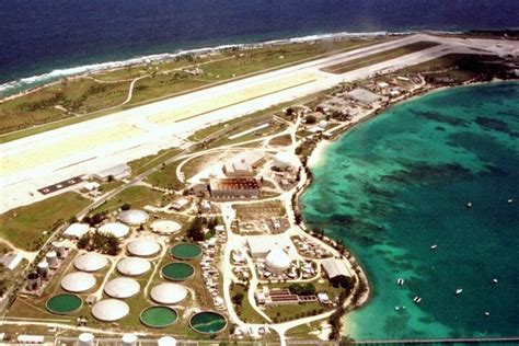 Giant waves flood US military base on Marshall Islands