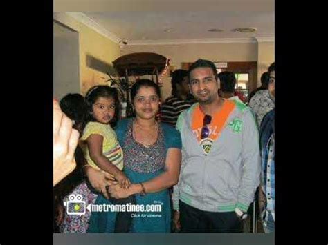 actor santhanam wife video 😍 ️ - YouTube