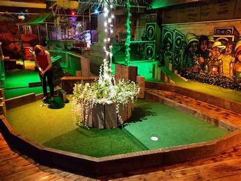 The Ham and Egger Files: Crazy Golfing at Roxy Ball Room in Manchester