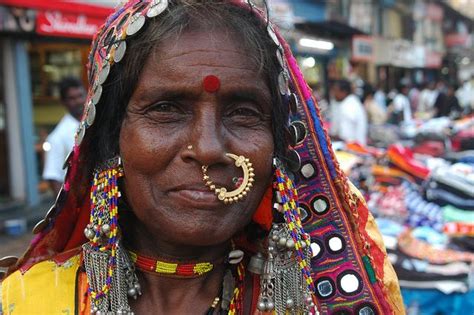 Indian woman | Culture clothing, India, Tribal women