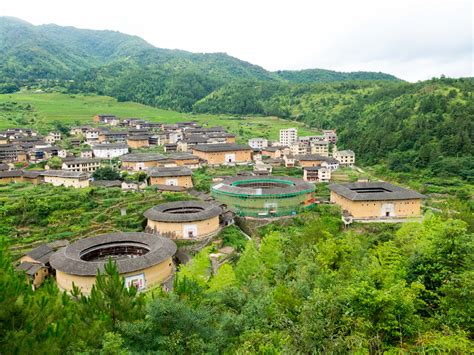 Earth buildings of Fujian / Fujian tulou – Pitiless Traveller