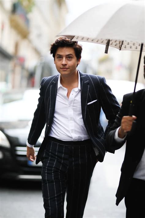 Les meilleurs street looks de la Fashion Week de Paris | Sprouse cole ...