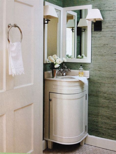 Pin by Elizabeth Litwak on Eagle and Child Master Bath | Corner sink ...