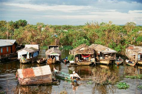 Expat Teacher in Thailand: Vietnamese Fishing Village, Cambodia